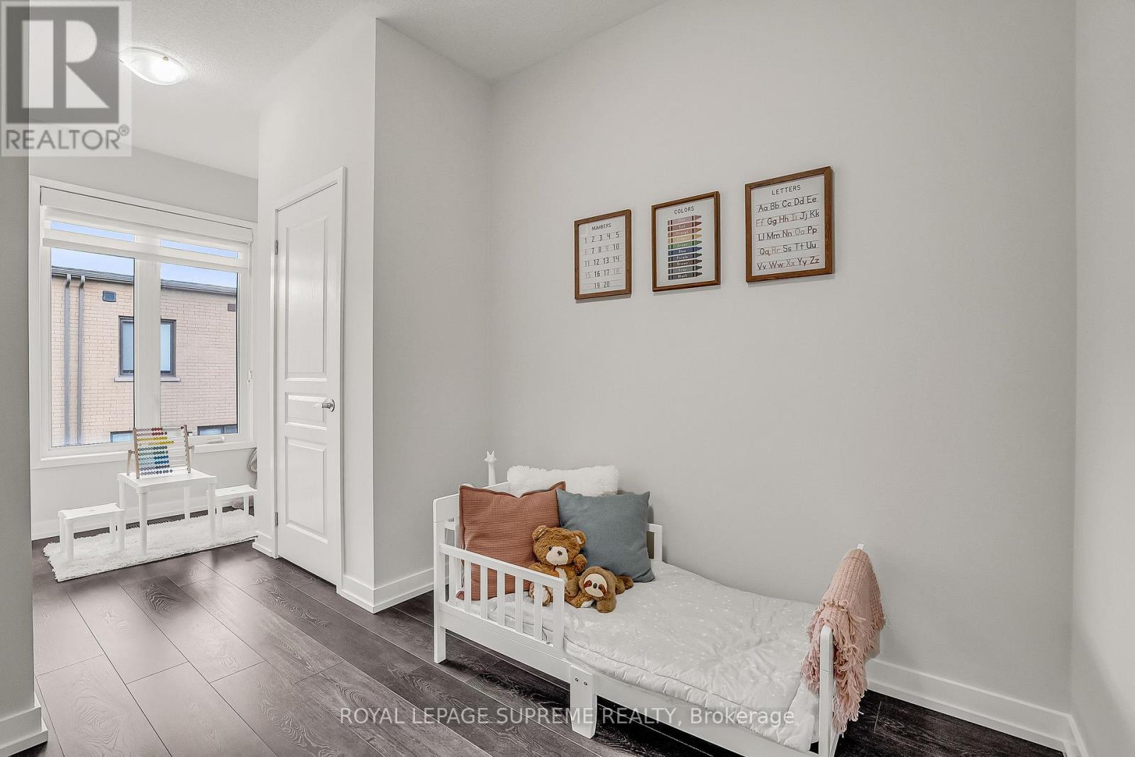 182 Huguenot Road, Oakville, Ontario  L6H 0L4 - Photo 45 - W12460275