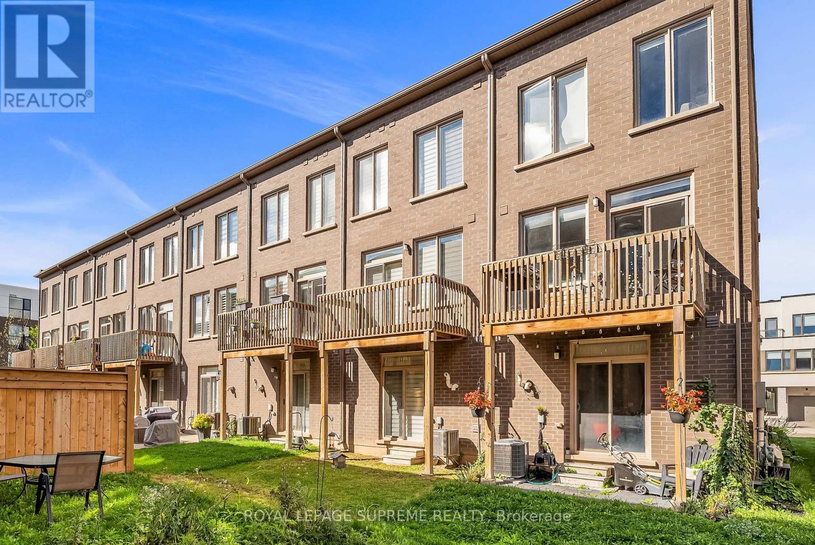182 Huguenot Road, Oakville, Ontario  L6H 0L4 - Photo 49 - W12460275