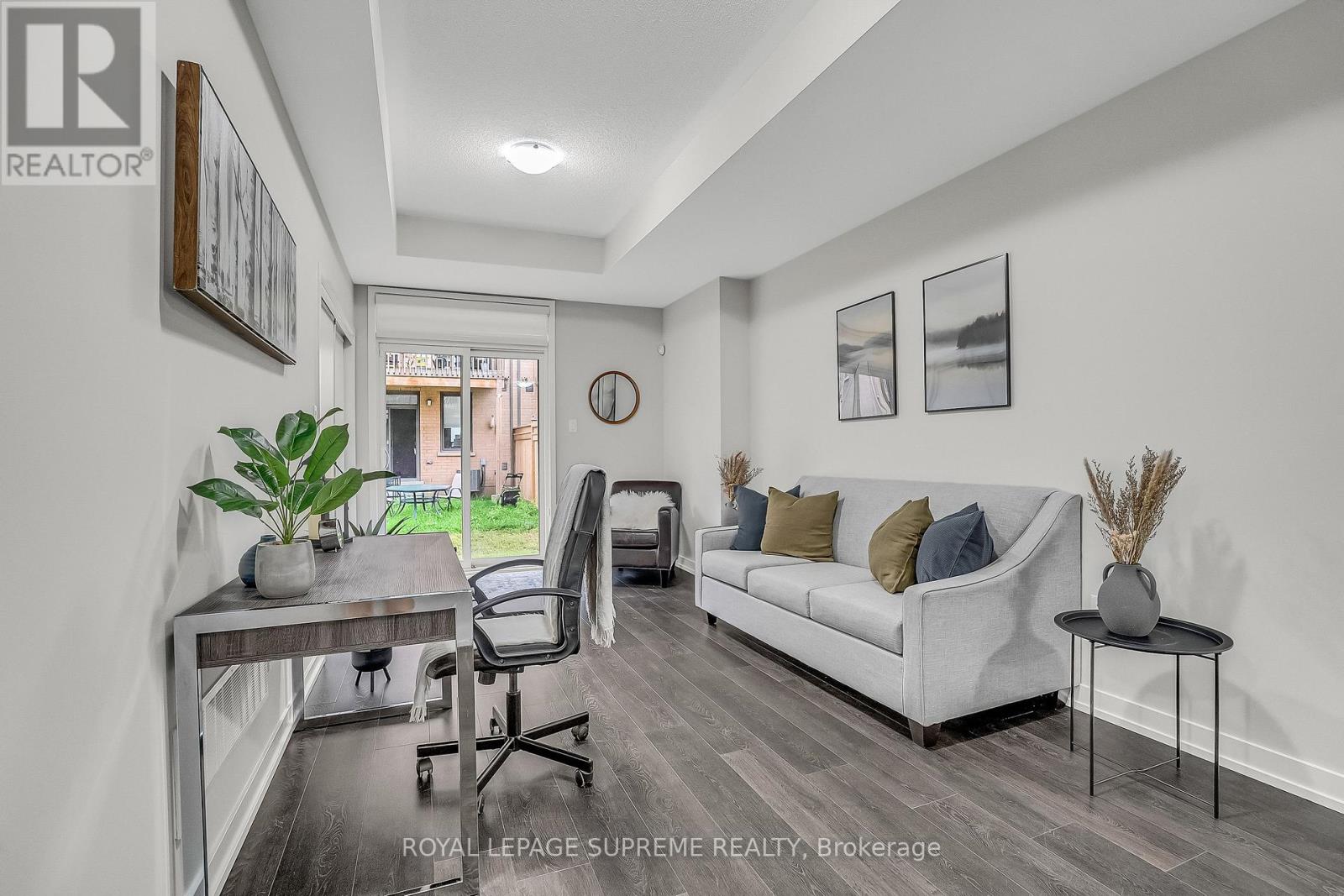 182 Huguenot Road, Oakville, Ontario  L6H 0L4 - Photo 6 - W12460275