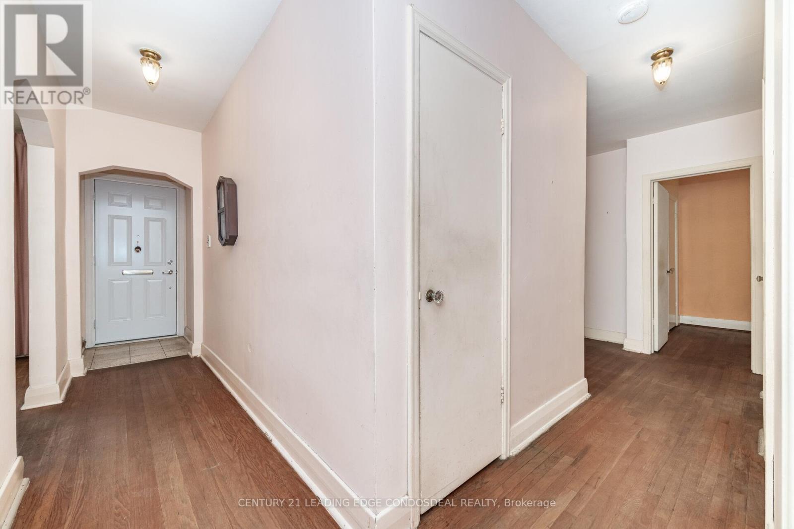 621 Roding Street, Toronto, Ontario  M3M 2A6 - Photo 17 - W12460285