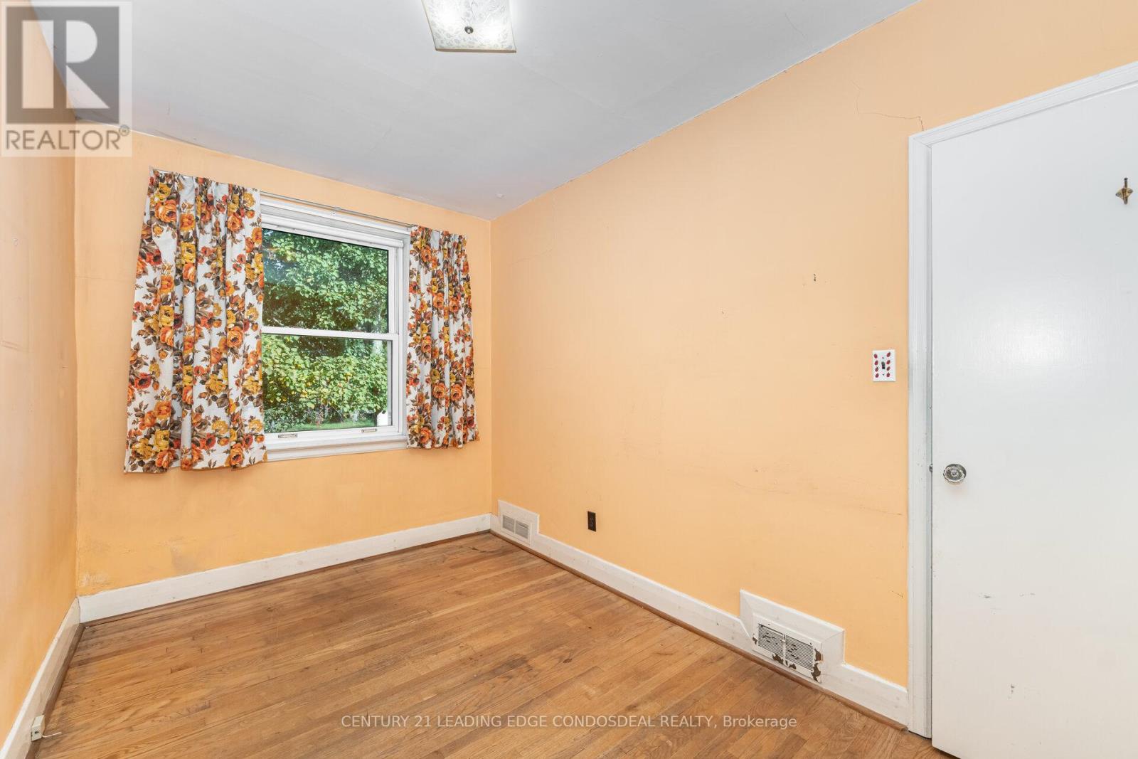 621 Roding Street, Toronto, Ontario  M3M 2A6 - Photo 19 - W12460285