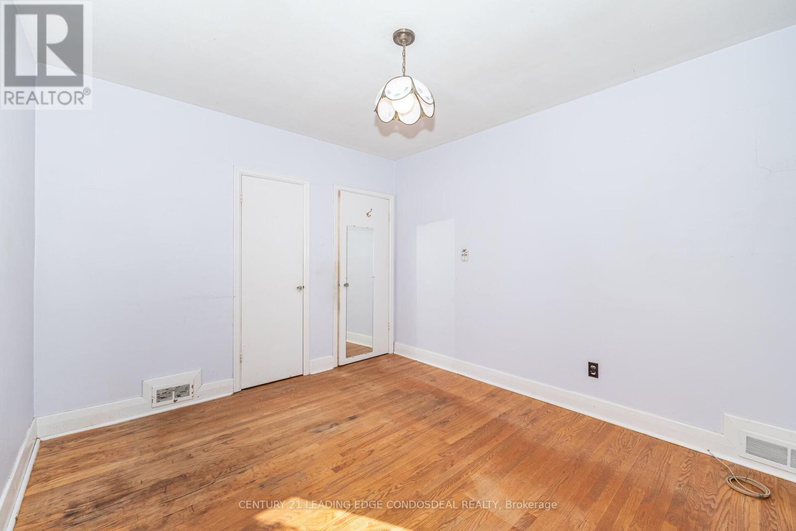 621 Roding Street, Toronto, Ontario  M3M 2A6 - Photo 22 - W12460285