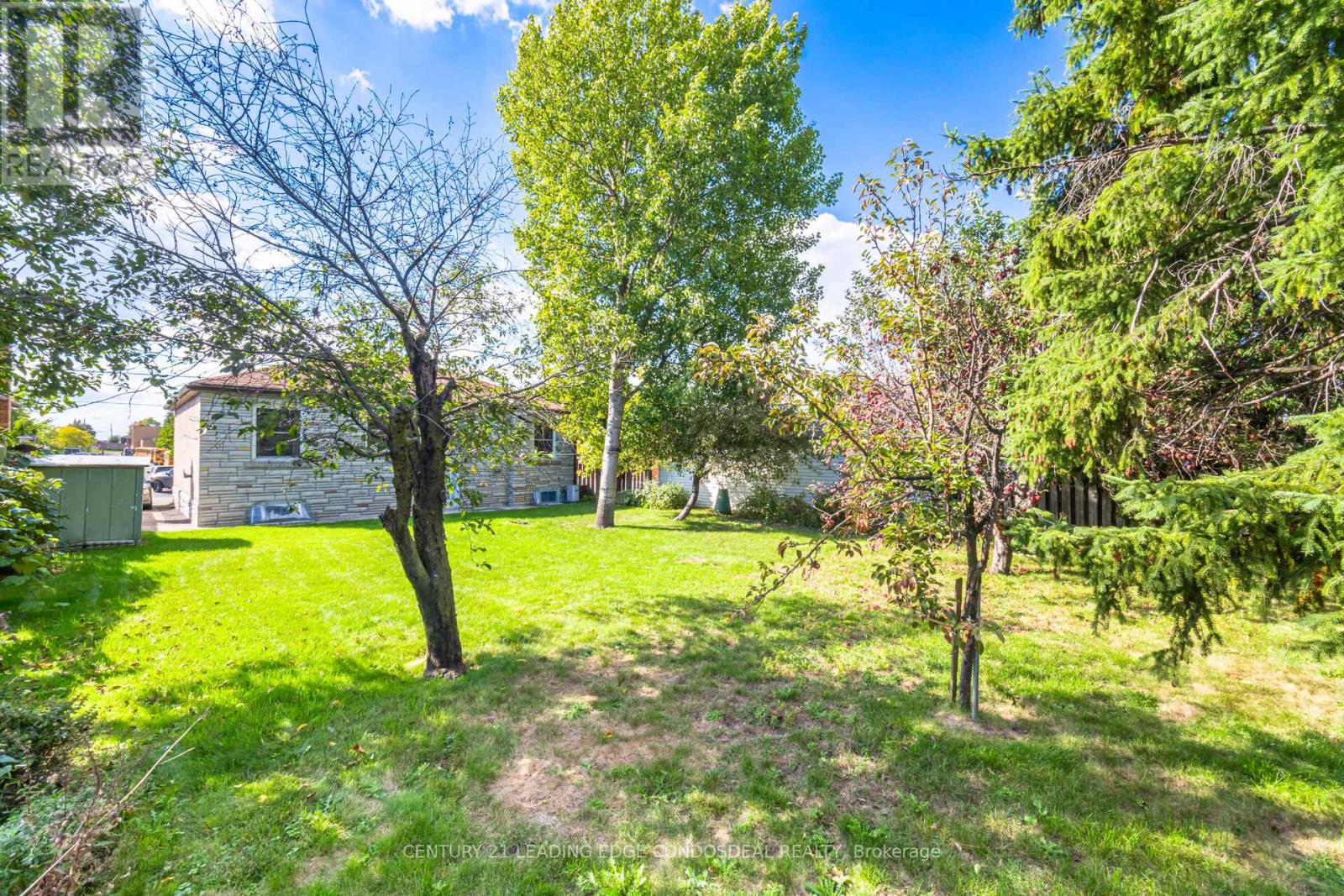 621 Roding Street, Toronto, Ontario  M3M 2A6 - Photo 28 - W12460285