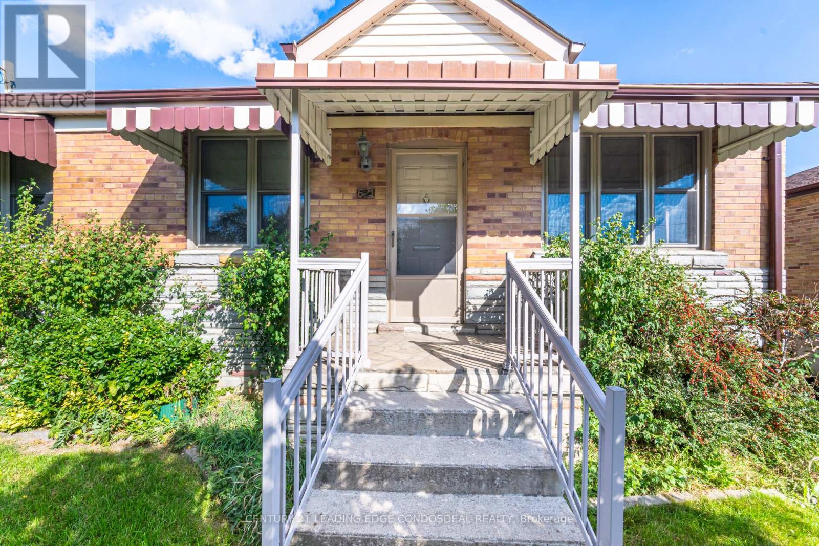621 Roding Street, Toronto, Ontario  M3M 2A6 - Photo 6 - W12460285