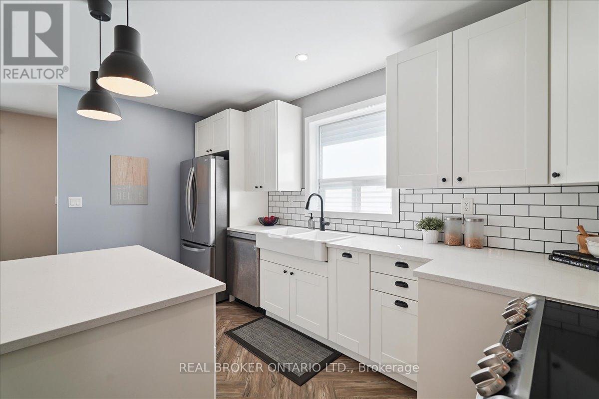 12 Margrath Place, Toronto, Ontario  M9C 4L2 - Photo 10 - W12460286