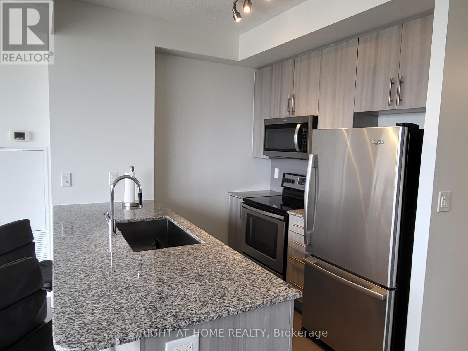 2701 - 4099 Brickstone Mews E, Mississauga, Ontario  L5B 0G2 - Photo 15 - W12460293