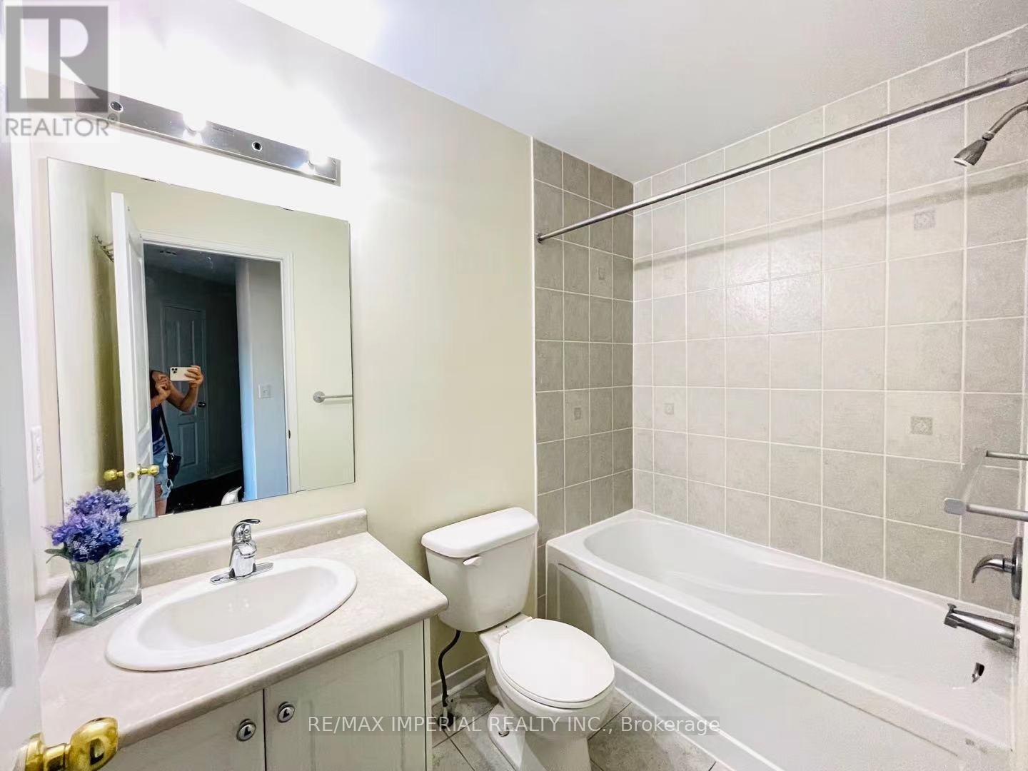 69 - 2178 Fiddlers Way, Oakville, Ontario  L6M 0L5 - Photo 12 - W12460309