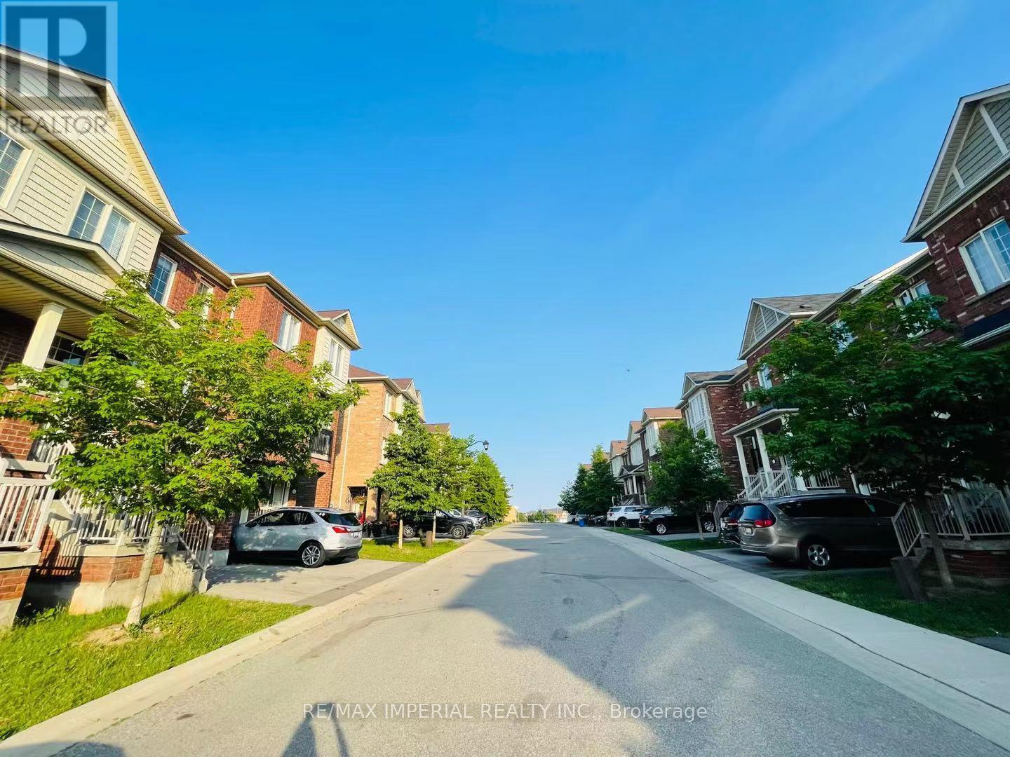 69 - 2178 Fiddlers Way, Oakville, Ontario  L6M 0L5 - Photo 2 - W12460309