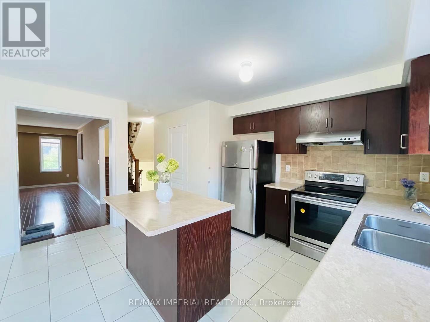 69 - 2178 Fiddlers Way, Oakville, Ontario  L6M 0L5 - Photo 5 - W12460309