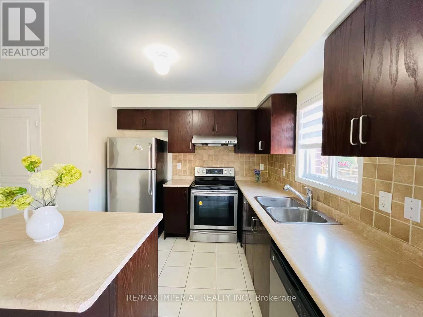 69 - 2178 Fiddlers Way, Oakville, Ontario  L6M 0L5 - Photo 6 - W12460309