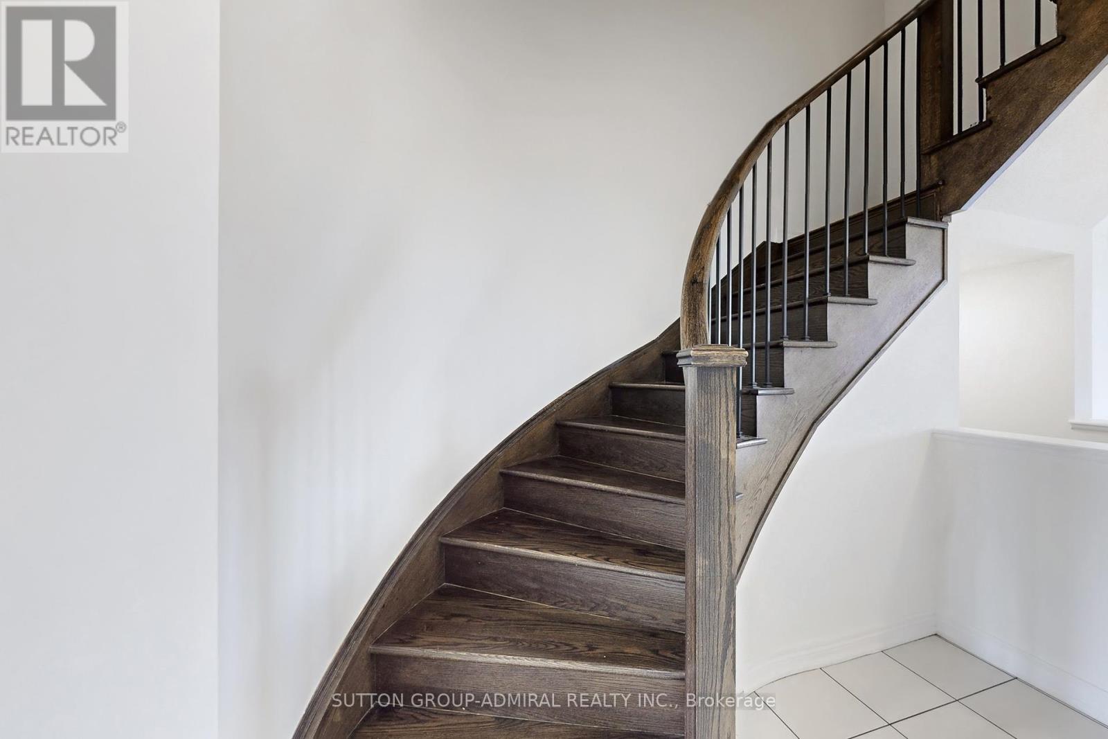 74 Davenfield Circle, Brampton, Ontario  L6P 4M2 - Photo 20 - W12460317