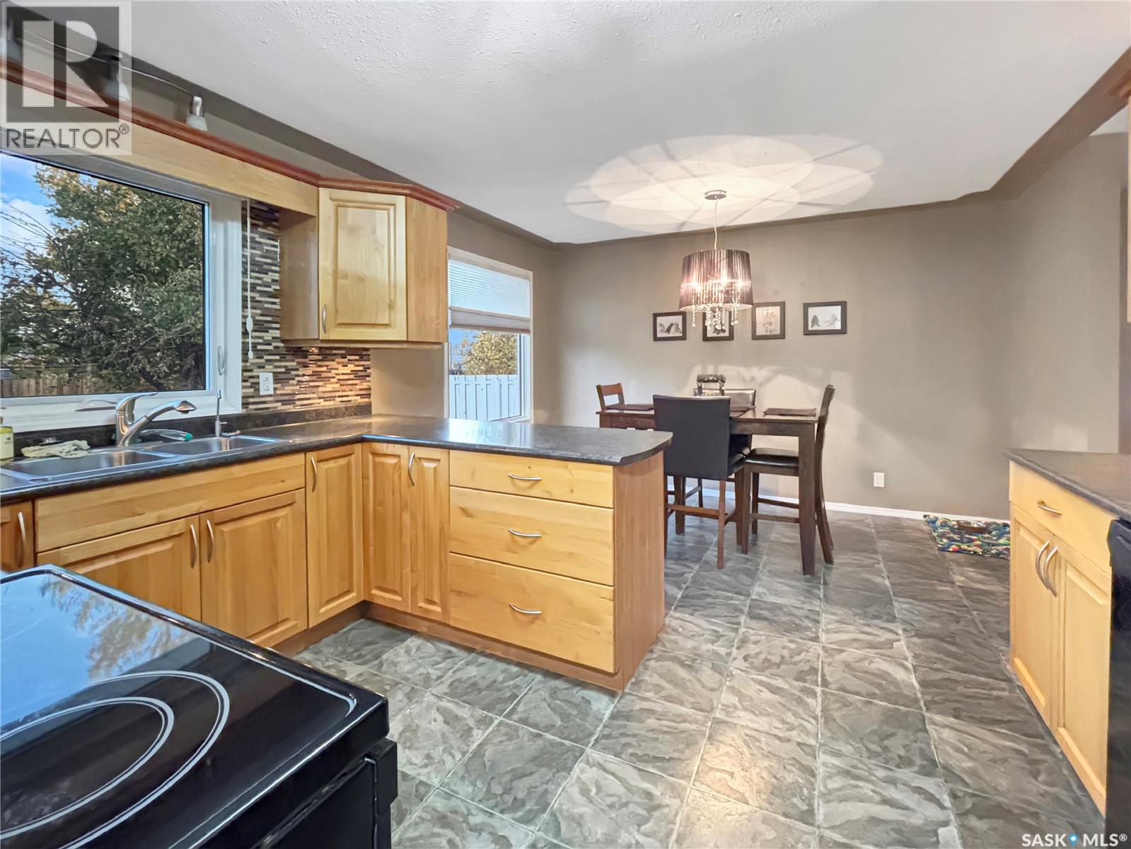 9807 21st Avenue, North Battleford, Saskatchewan  S9A 3K4 - Photo 5 - SK020763