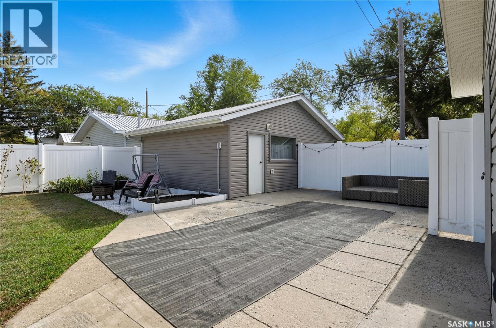 1011 Iroquois Street W, Moose Jaw, Saskatchewan  S6H 5B7 - Photo 35 - SK020746