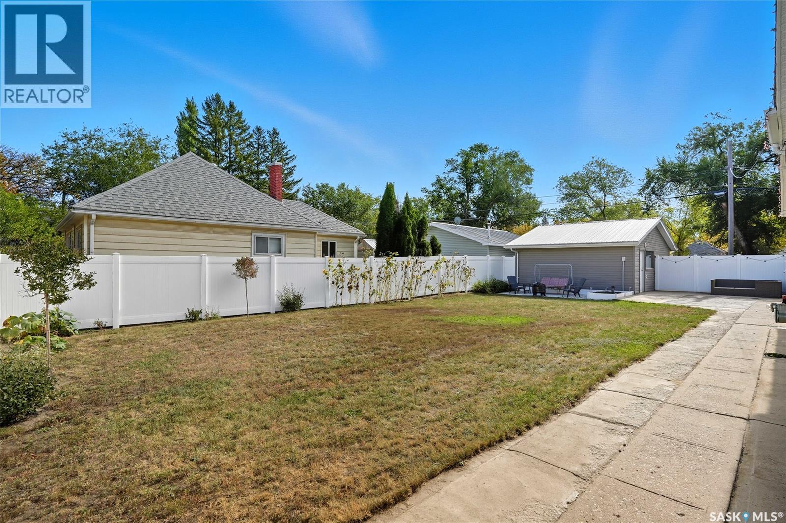 1011 Iroquois Street W, Moose Jaw, Saskatchewan  S6H 5B7 - Photo 36 - SK020746