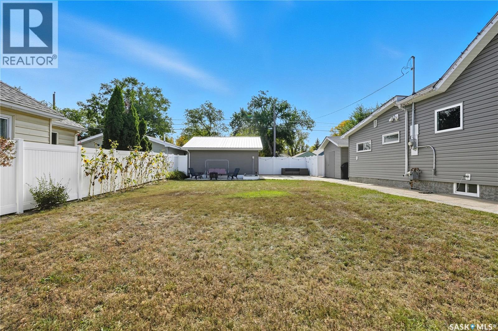 1011 Iroquois Street W, Moose Jaw, Saskatchewan  S6H 5B7 - Photo 38 - SK020746