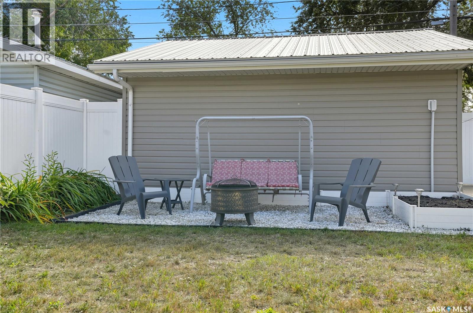 1011 Iroquois Street W, Moose Jaw, Saskatchewan  S6H 5B7 - Photo 39 - SK020746