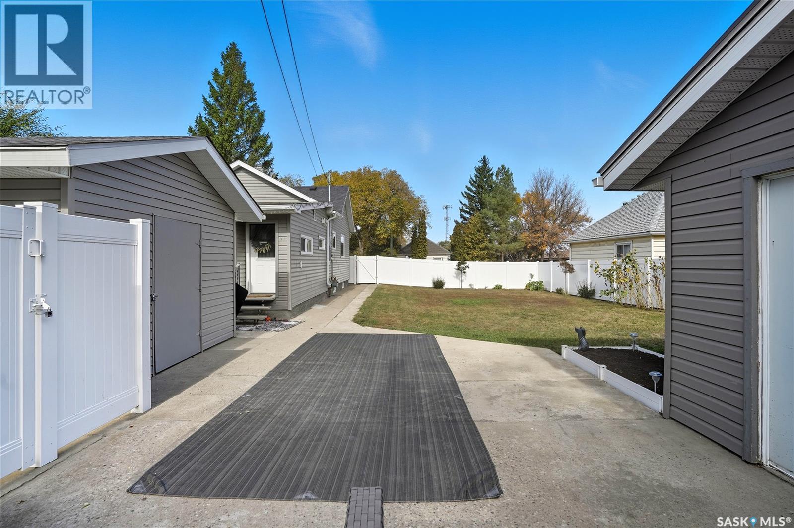 1011 Iroquois Street W, Moose Jaw, Saskatchewan  S6H 5B7 - Photo 40 - SK020746