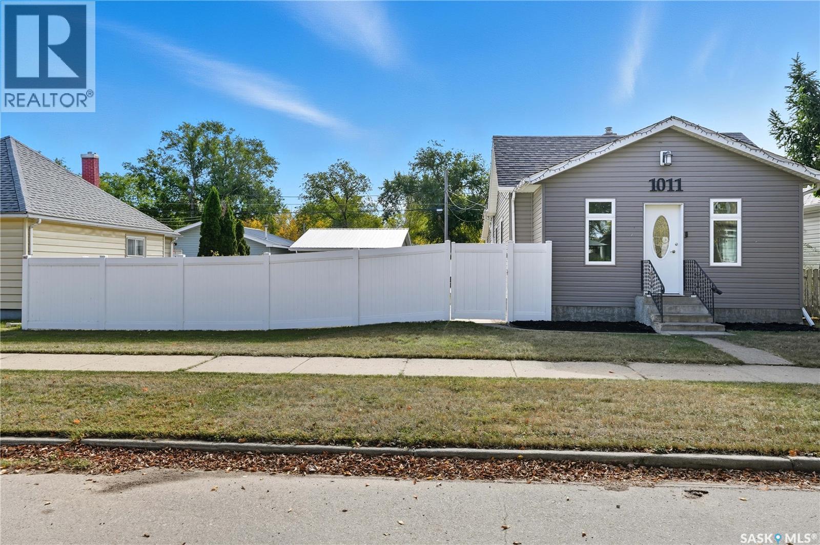 1011 Iroquois Street W, Moose Jaw, Saskatchewan  S6H 5B7 - Photo 47 - SK020746