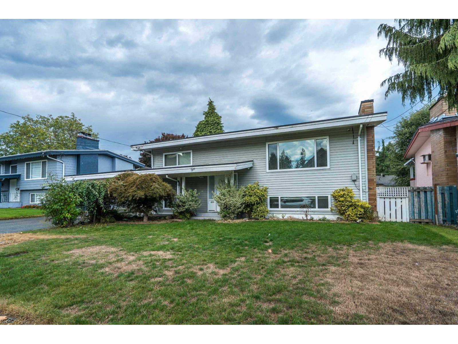 2545 Lilac Crescent, Abbotsford, British Columbia  V2T 1P5 - Photo 4 - R3057504