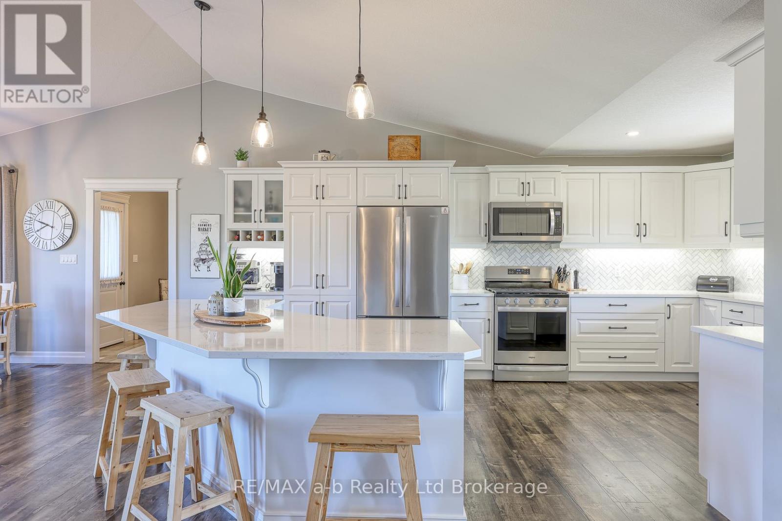 49286 Ashland Avenue, Malahide, Ontario  N0L 2J0 - Photo 10 - X12420869