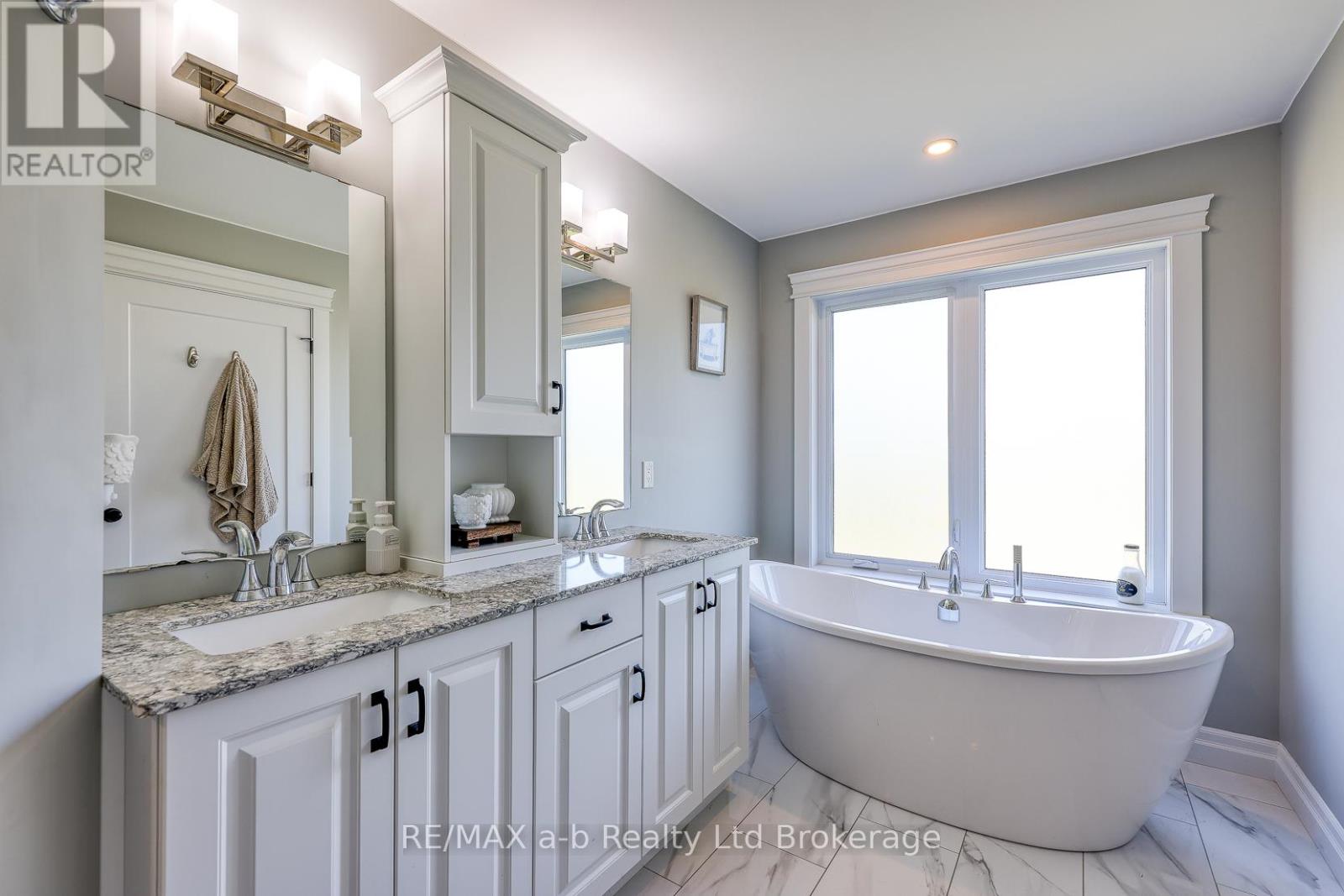 49286 Ashland Avenue, Malahide, Ontario  N0L 2J0 - Photo 19 - X12420869