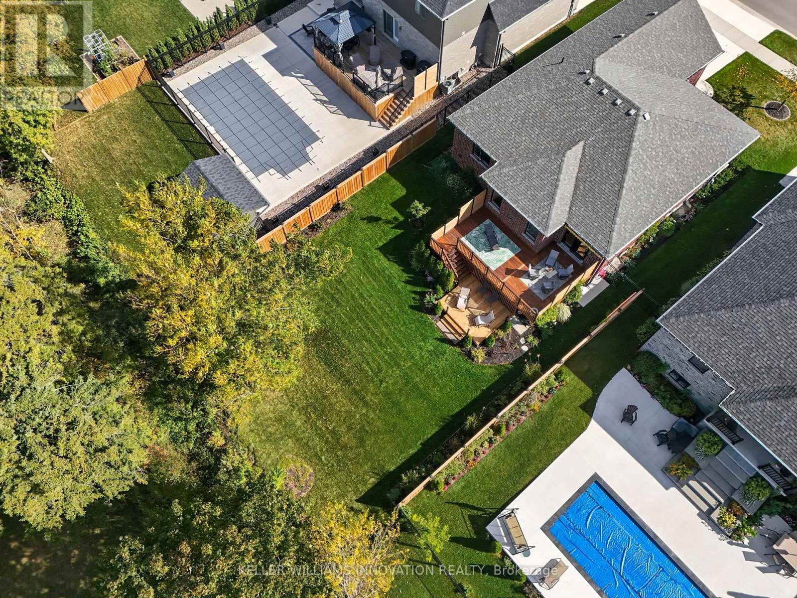 19 Gilmer Crescent, North Perth (Listowel), Ontario  N4W 0H2 - Photo 3 - X12460253