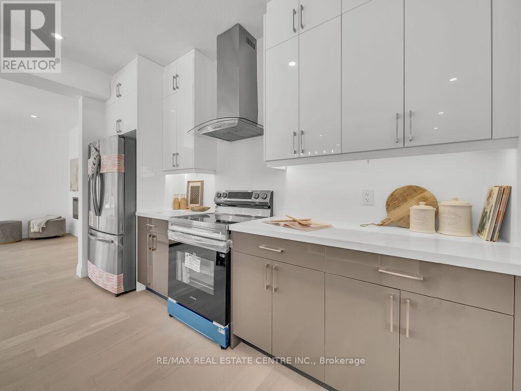 Lot 25 - 845 Darnley Boulevard, London South (South U), Ontario  N6M 0L9 - Photo 10 - X12460265
