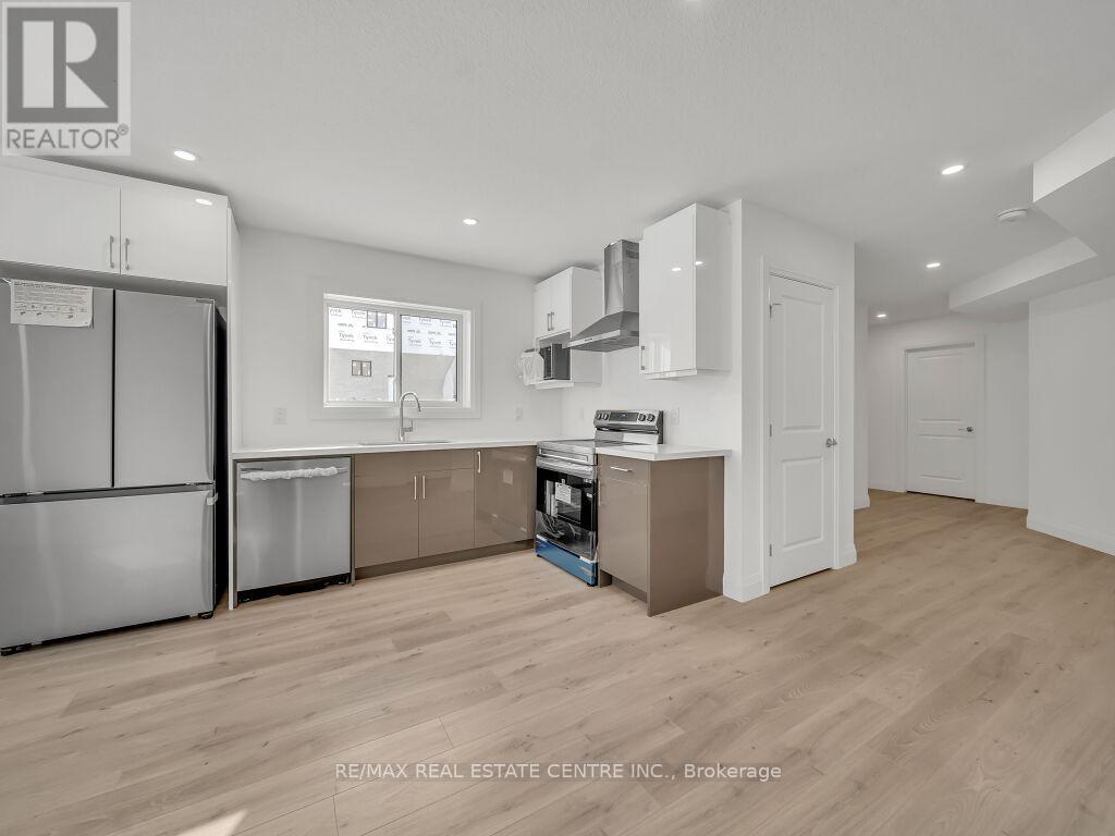 Lot 25 - 845 Darnley Boulevard, London South (South U), Ontario  N6M 0L9 - Photo 15 - X12460265