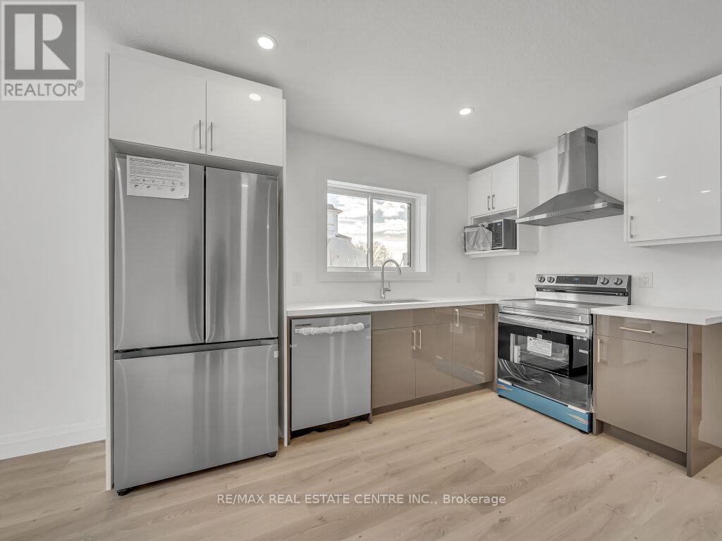 Lot 25 - 845 Darnley Boulevard, London South (South U), Ontario  N6M 0L9 - Photo 16 - X12460265