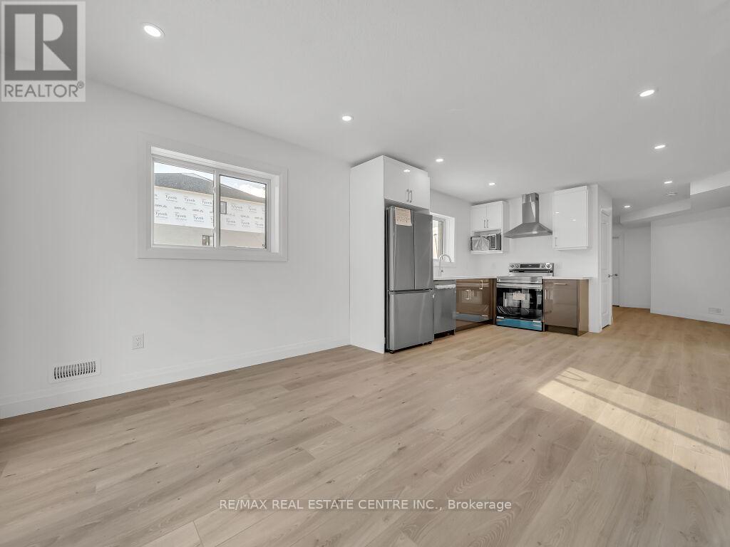 Lot 25 - 845 Darnley Boulevard, London South (South U), Ontario  N6M 0L9 - Photo 17 - X12460265