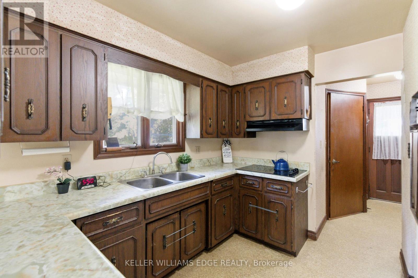 1043 Safari Road, Hamilton, Ontario  L0R 1V0 - Photo 18 - X12460302