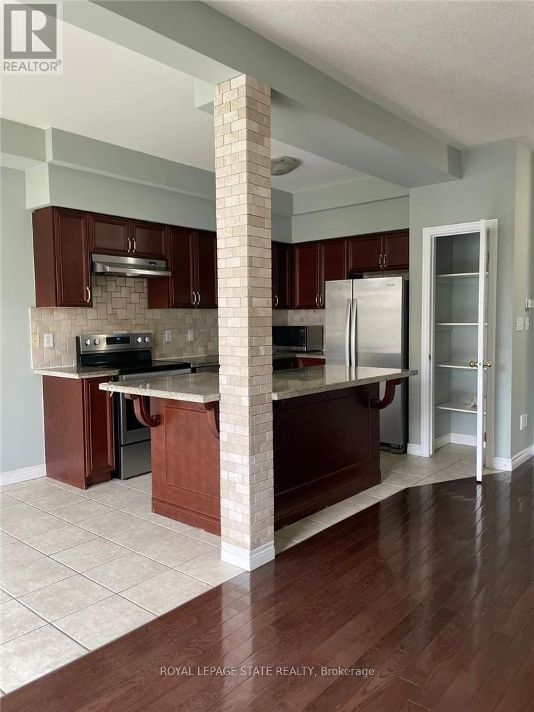 90 Marina Point Crescent, Hamilton, Ontario  L8E 0E4 - Photo 14 - X12460320