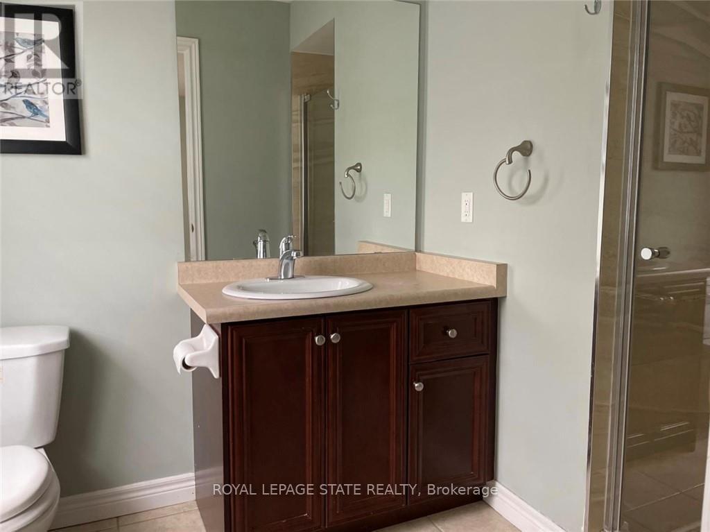90 Marina Point Crescent, Hamilton, Ontario  L8E 0E4 - Photo 22 - X12460320