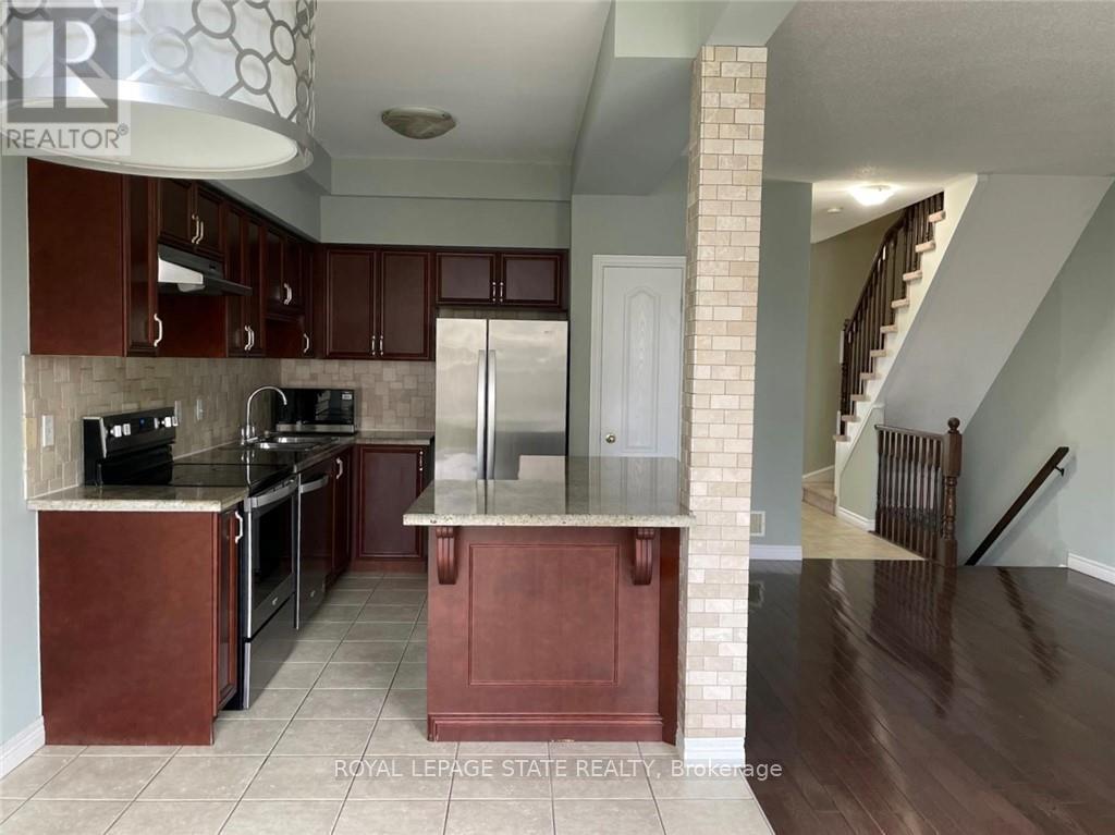 90 Marina Point Crescent, Hamilton, Ontario  L8E 0E4 - Photo 24 - X12460320