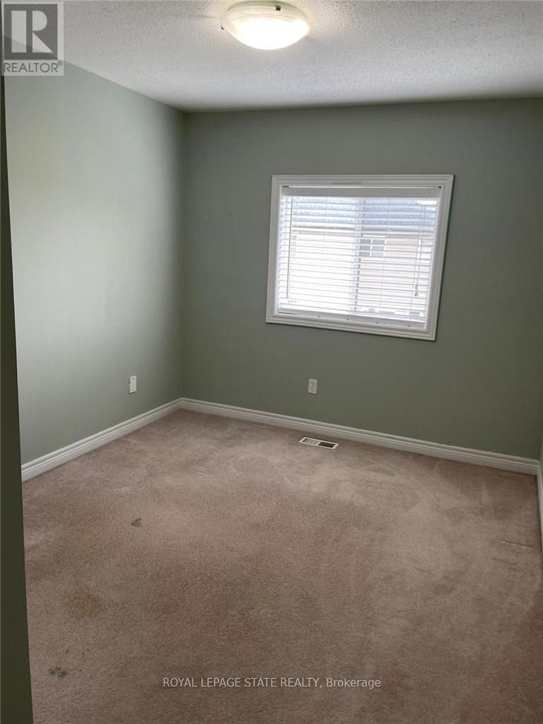 90 Marina Point Crescent, Hamilton, Ontario  L8E 0E4 - Photo 28 - X12460320