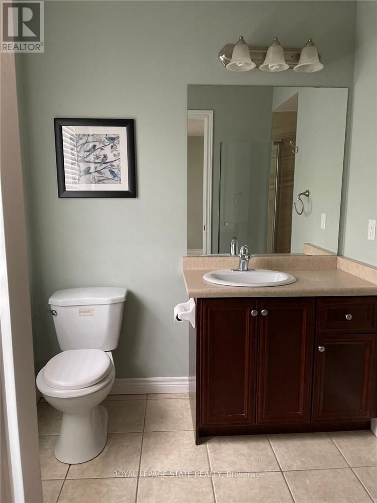 90 Marina Point Crescent, Hamilton, Ontario  L8E 0E4 - Photo 7 - X12460320