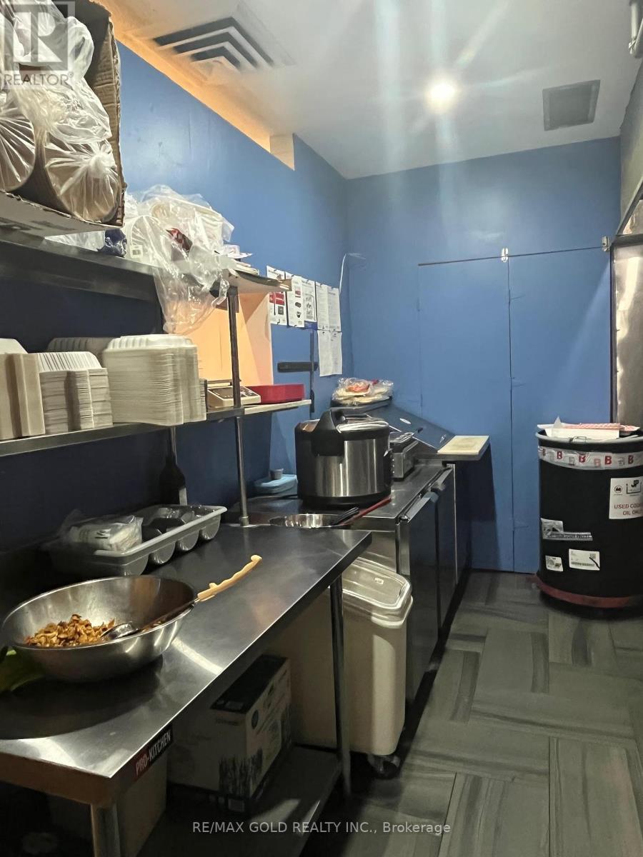 19 - 1151 Dundas Street W, Mississauga, Ontario  L5C 1C6 - Photo 15 - W12455594