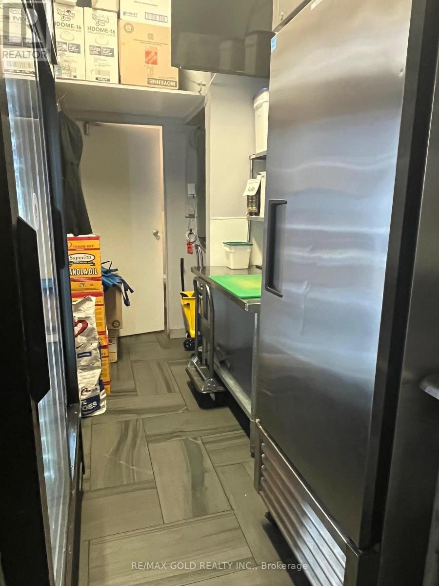 19 - 1151 Dundas Street W, Mississauga, Ontario  L5C 1C6 - Photo 16 - W12455594