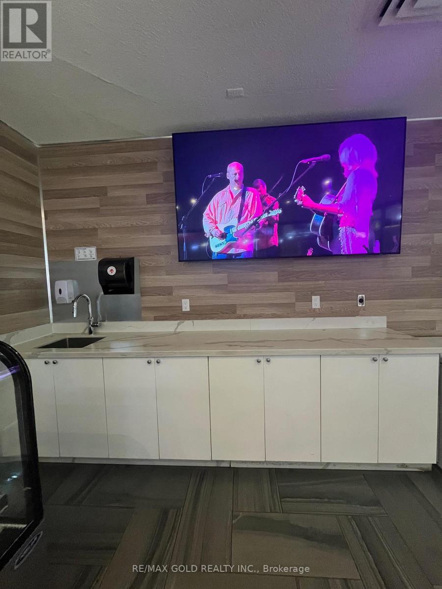 19 - 1151 Dundas Street W, Mississauga, Ontario  L5C 1C6 - Photo 8 - W12455594