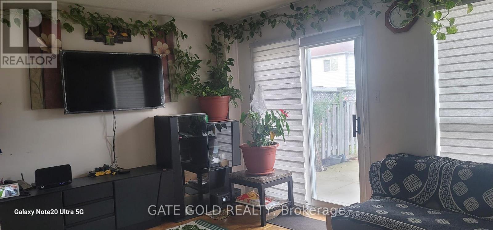 22 Oatfield Road, Brampton, Ontario  L6R 1X7 - Photo 2 - W12454516