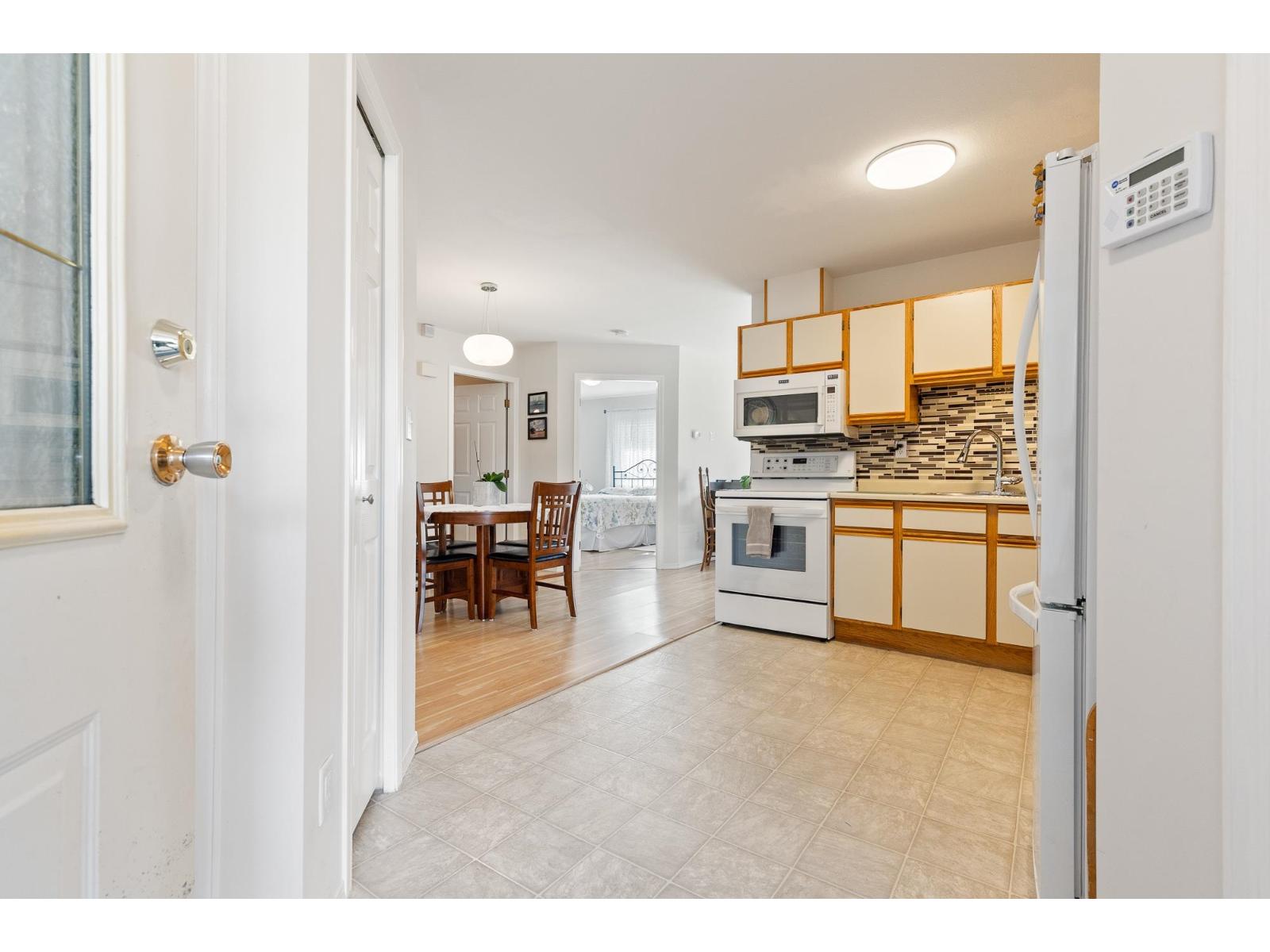 2 45344 Hodgins Avenue, Chilliwack Proper West, Chilliwack, British Columbia V2P 1P5 - Photo 4 - R3057073