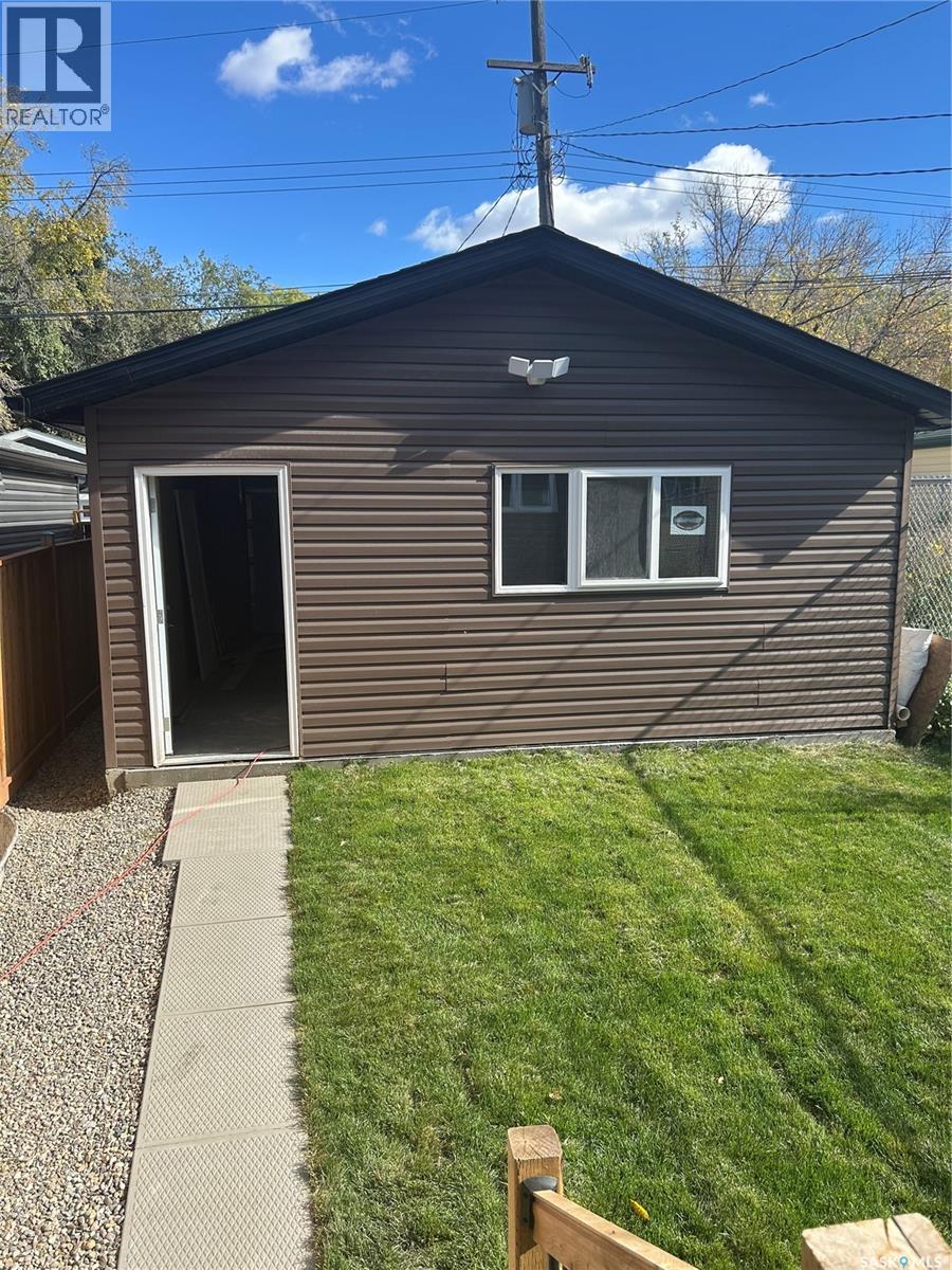 534 K Avenue N, Saskatoon, Saskatchewan  S7L 2M7 - Photo 4 - SK015357