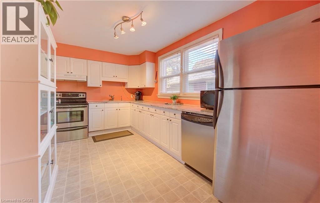 406 Ephraim Street, Kitchener, Ontario  N2B 2C2 - Photo 5 - 40778586