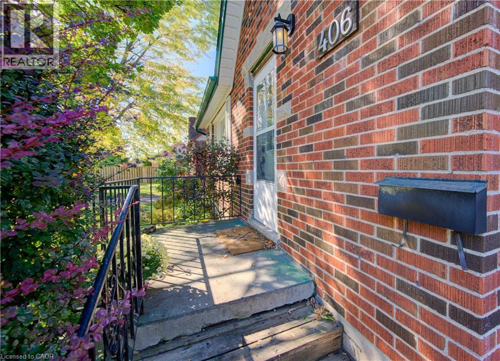 406 Ephraim Street, Kitchener, Ontario  N2B 2C2 - Photo 2 - 40778586