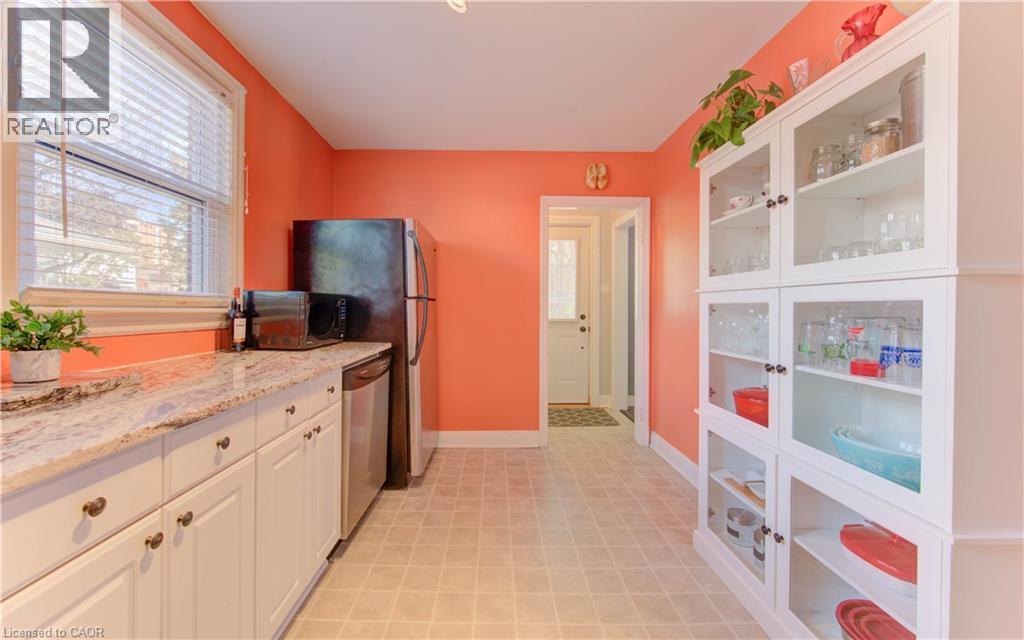 406 Ephraim Street, Kitchener, Ontario  N2B 2C2 - Photo 6 - 40778586