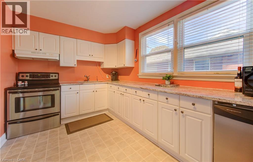 406 Ephraim Street, Kitchener, Ontario  N2B 2C2 - Photo 7 - 40778586