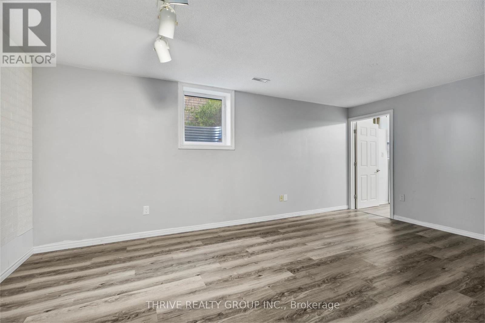 74 Erica Crescent, London South, Ontario  N6E 3P5 - Photo 22 - X12460512