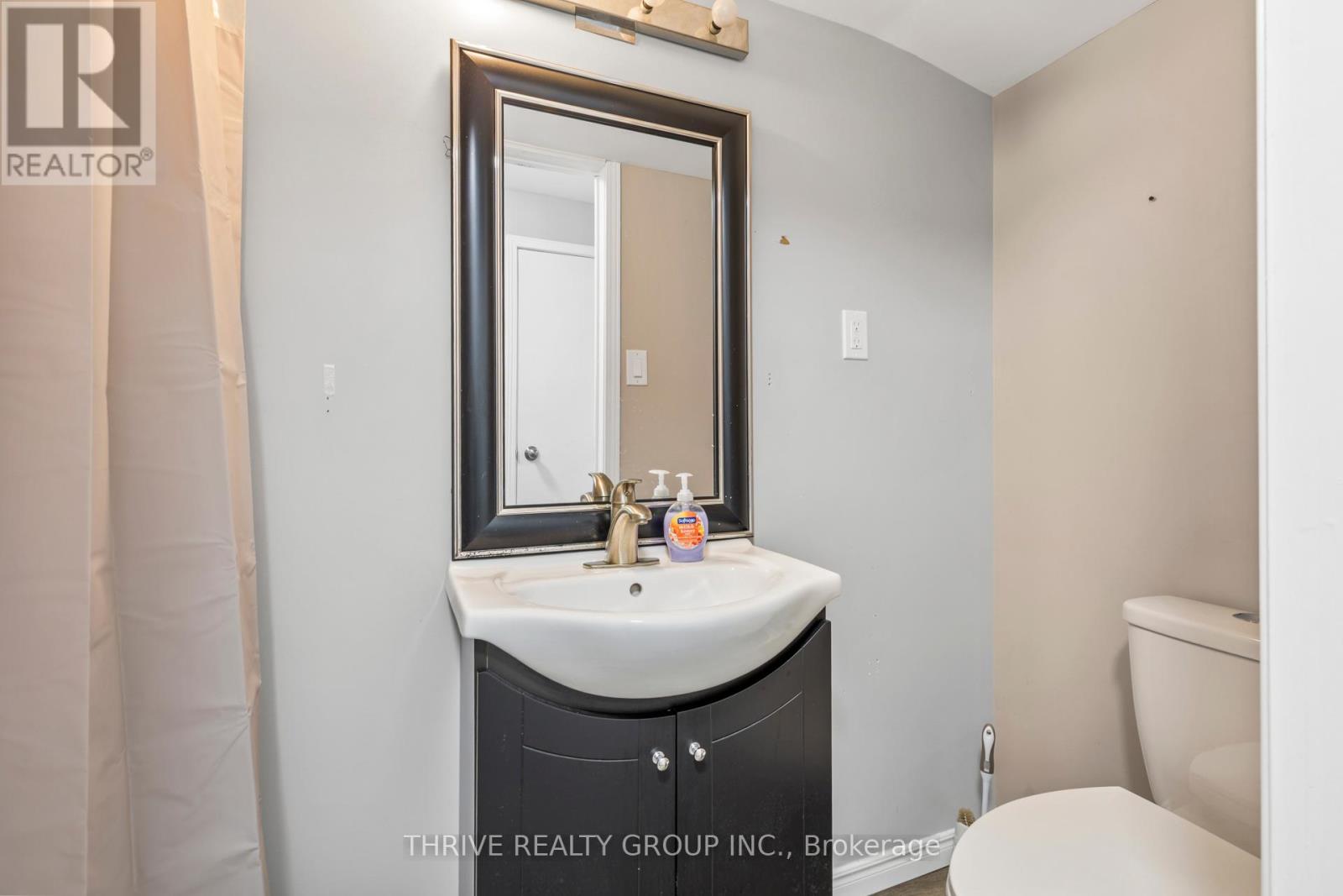 74 Erica Crescent, London South, Ontario  N6E 3P5 - Photo 26 - X12460512