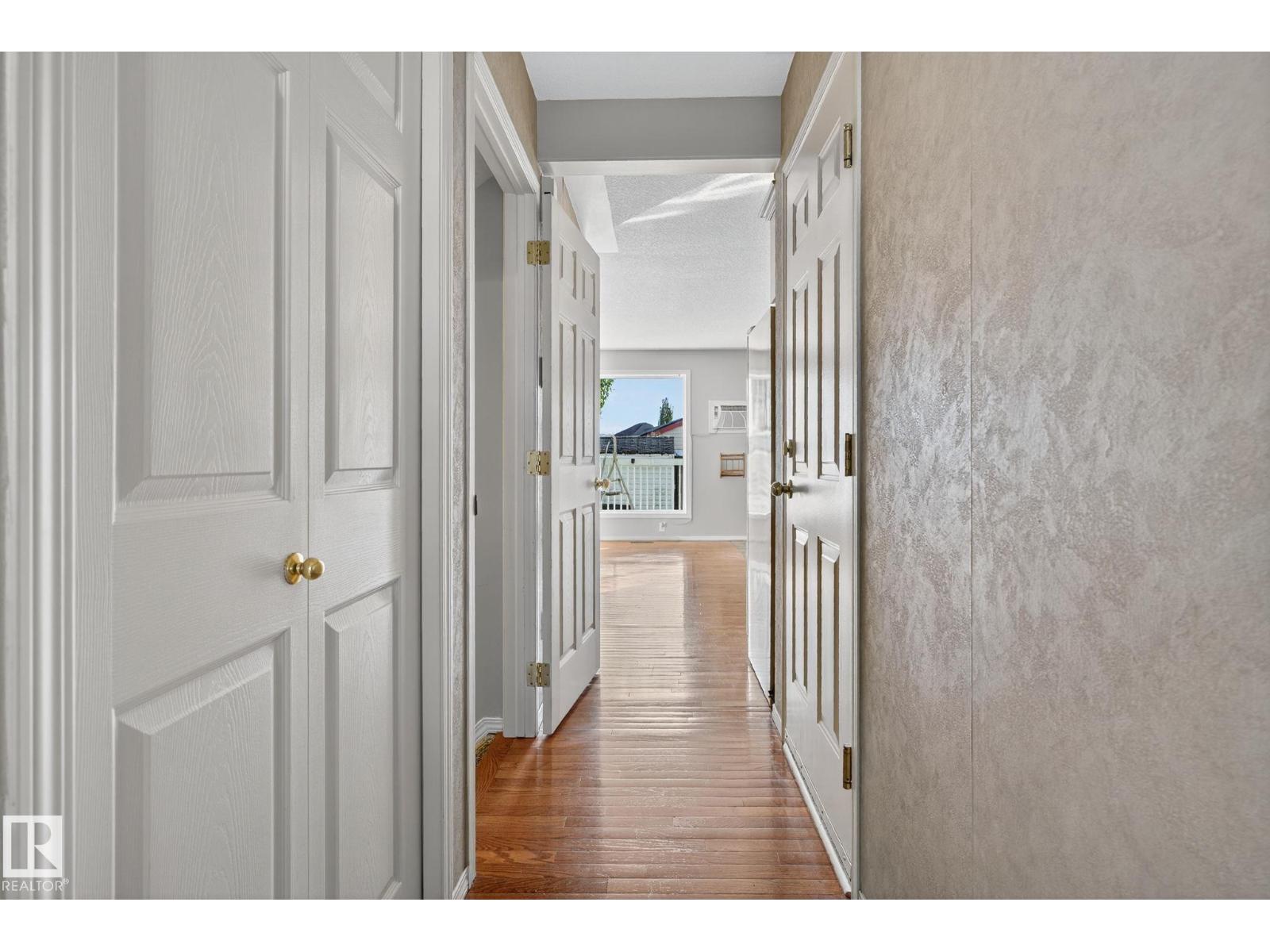 Property at 16013 90 ST NW image 3
