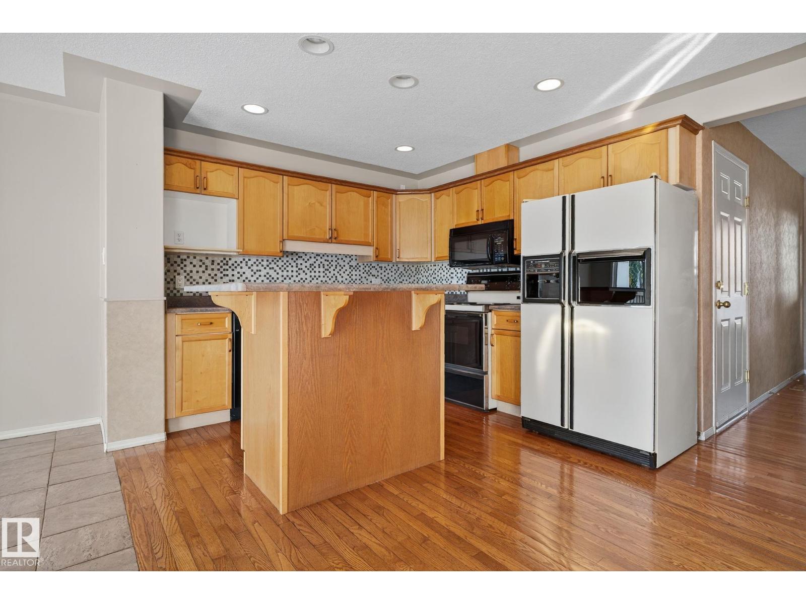Property at 16013 90 ST NW image 5